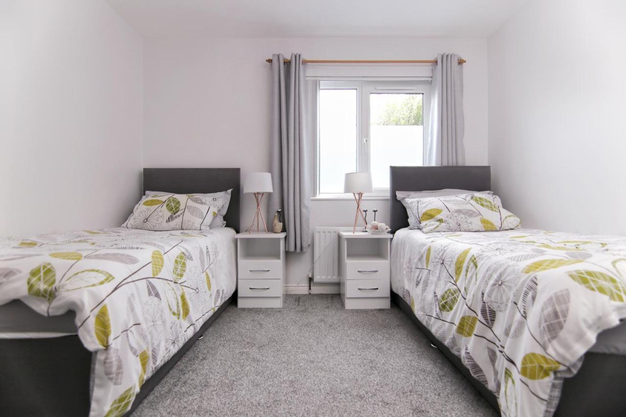 Bayview Apartments Ballygally  エクステリア 写真