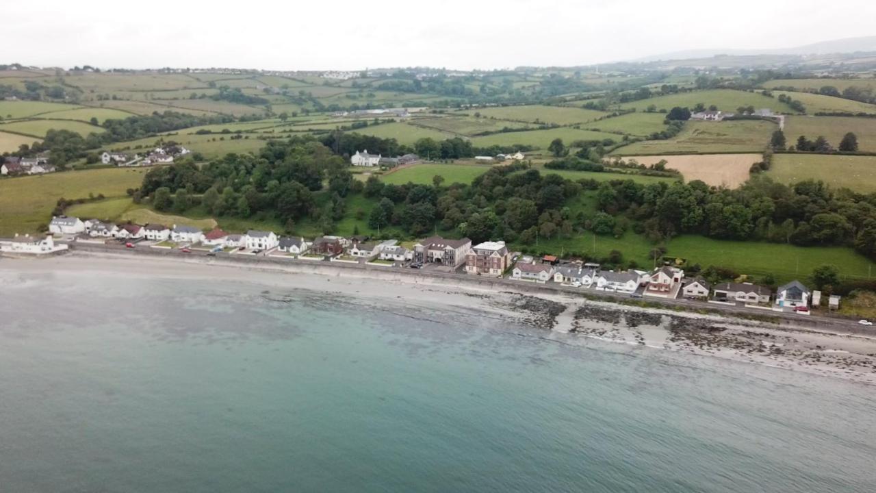 Bayview Apartments Ballygally  エクステリア 写真
