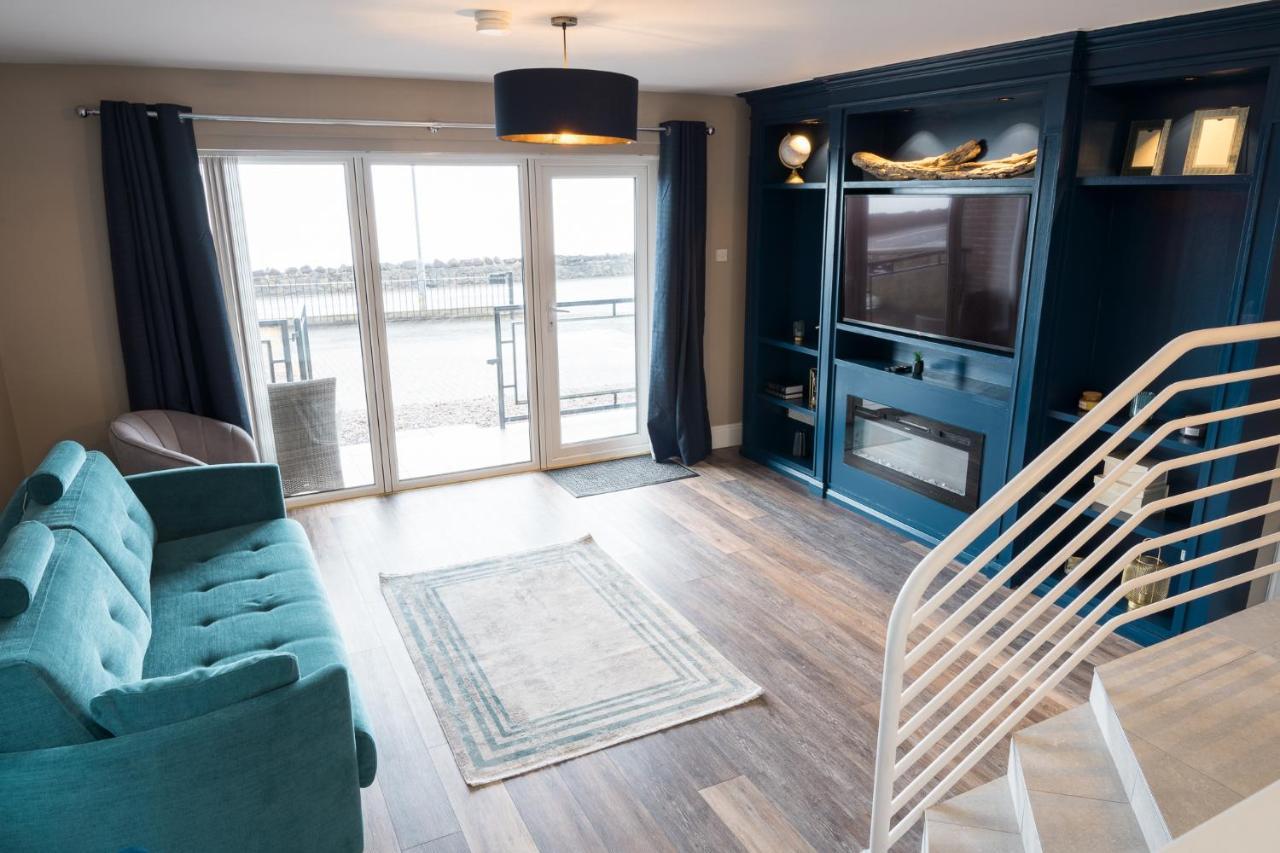 Bayview Apartments Ballygally  エクステリア 写真