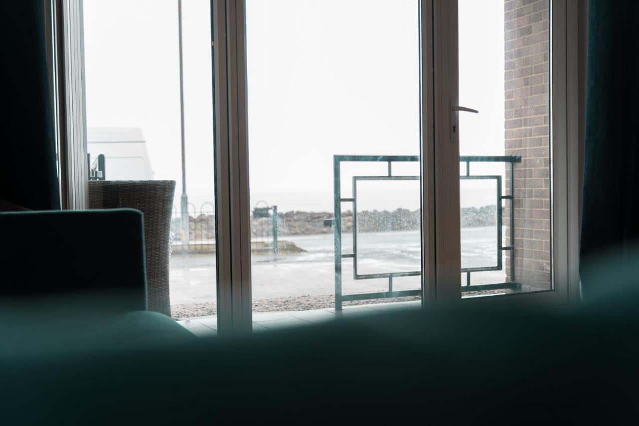 Bayview Apartments Ballygally  エクステリア 写真