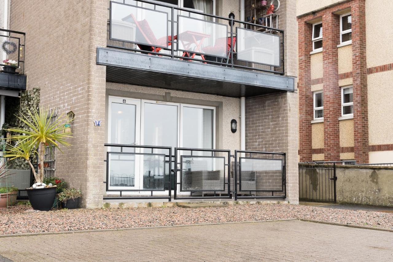 Bayview Apartments Ballygally  エクステリア 写真